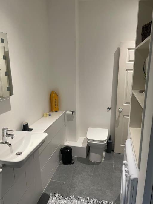 The Flat With The Heart Apartment London Bagian luar foto
