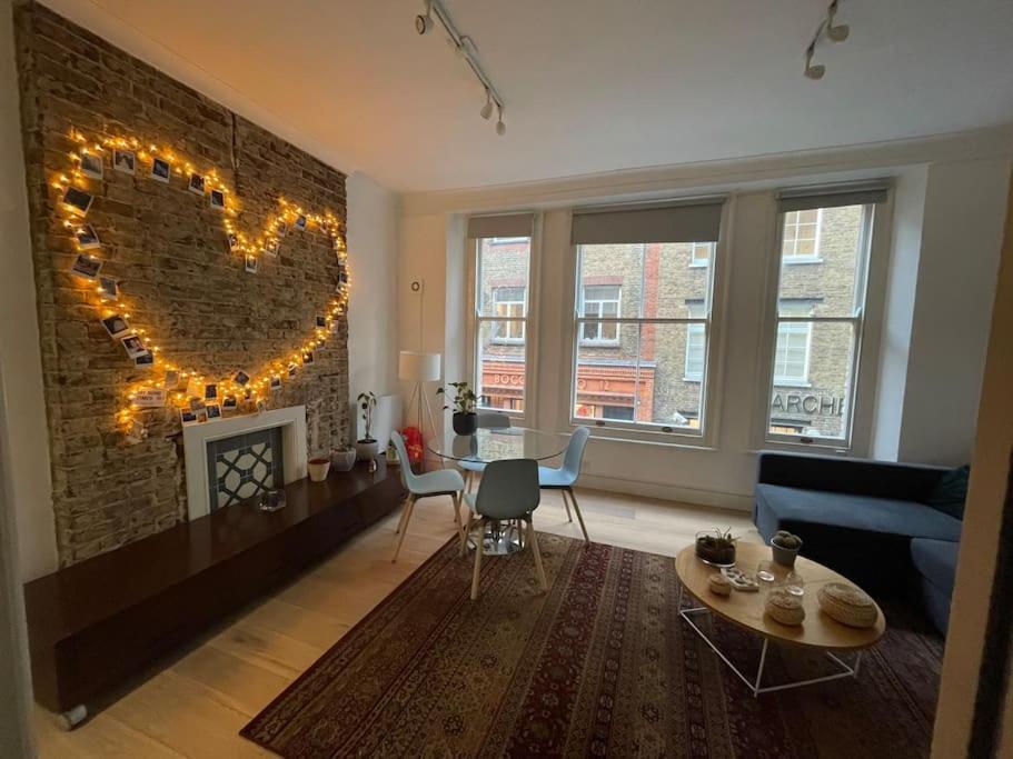 The Flat With The Heart Apartment London Bagian luar foto